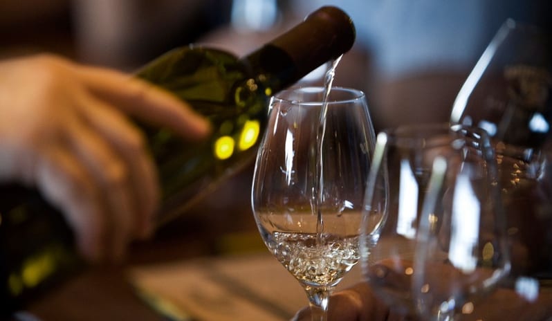 FRANSCHHOEK HOTEL - WINE SERVING